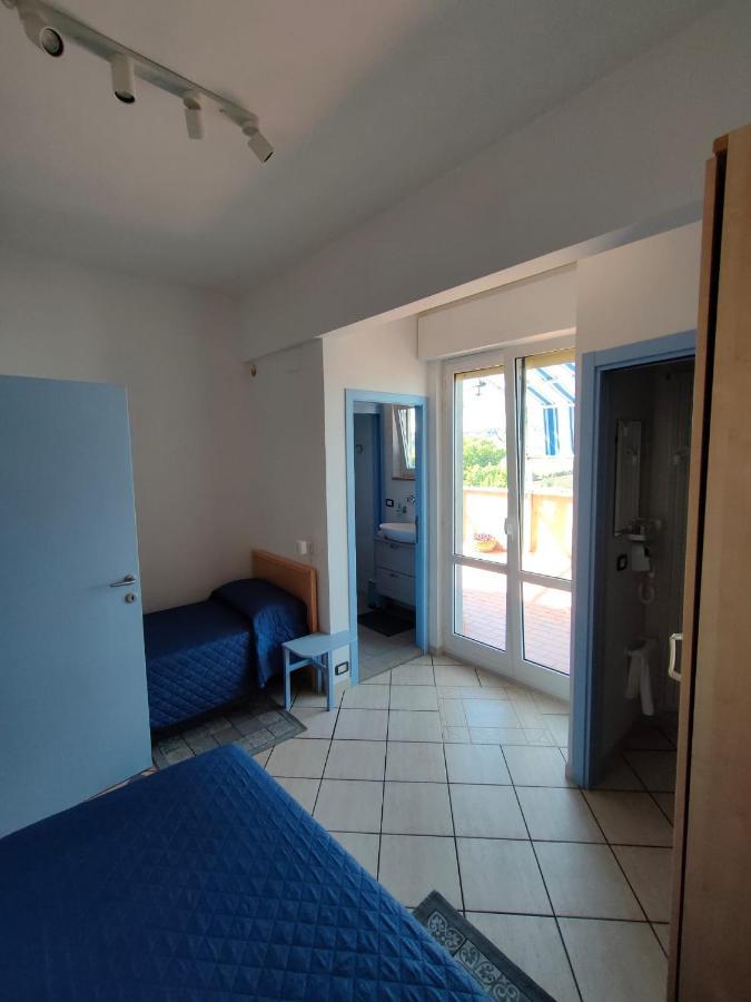 B&B Le Tre Palme Ancona Bagian luar foto